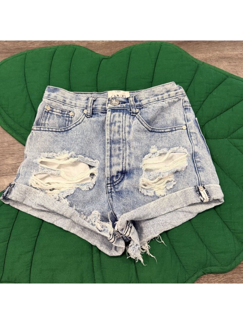 One Teaspoon Outlaws Womens 22 High Rise Distressed Cuffed Jean Shorts